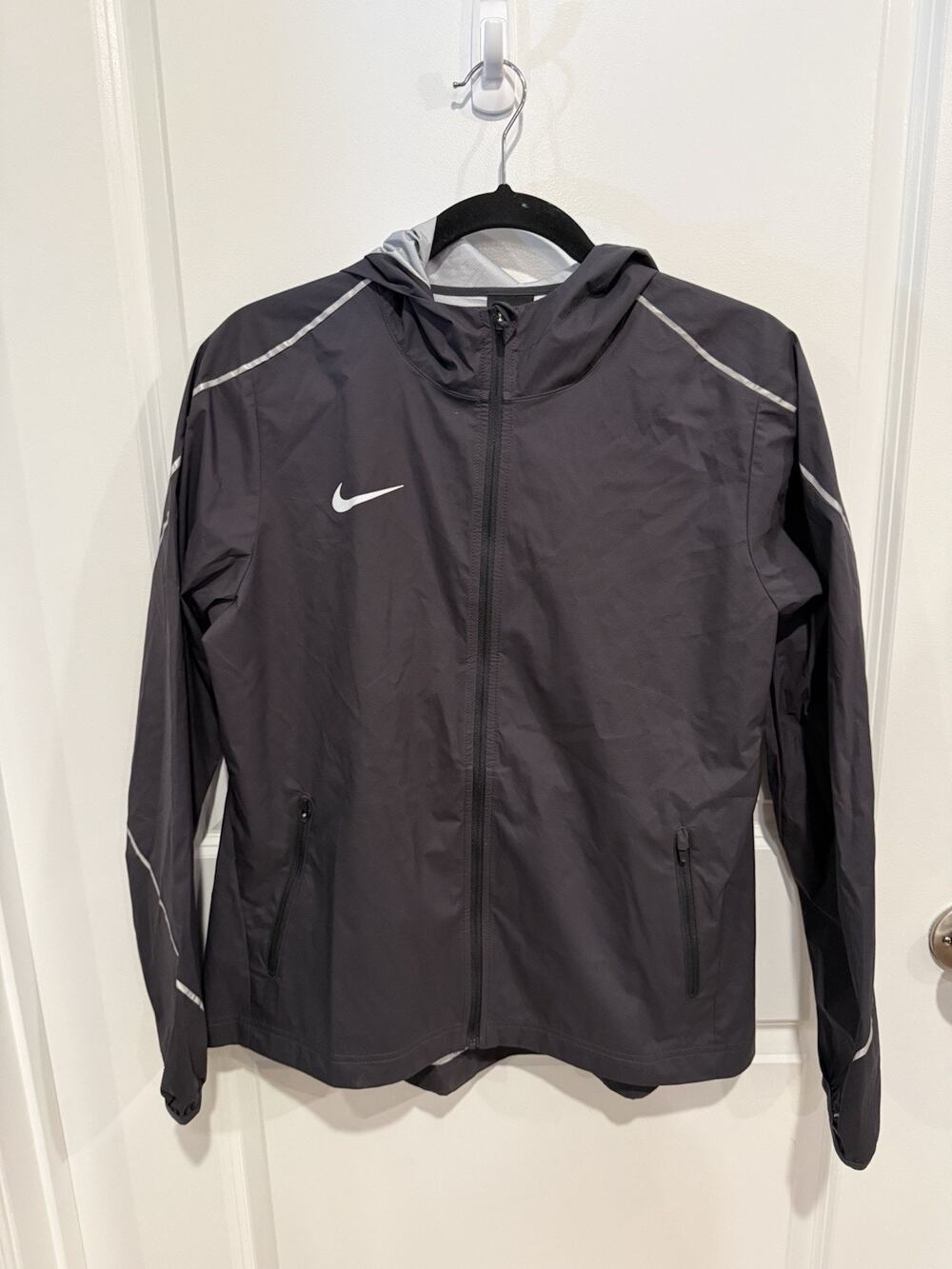 Nike Jacket Womens Large Black Hooded Windbreaker Full Zip Lightweight Running